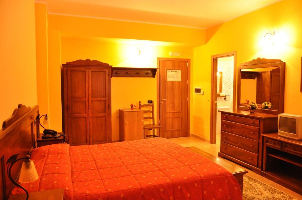 Hotel Miramonti Gambarie dʼAspromonte Camera foto